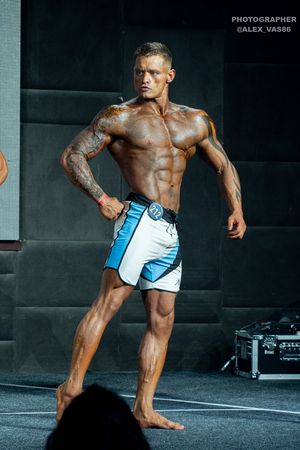 MEN'S PHYSIQUE 174